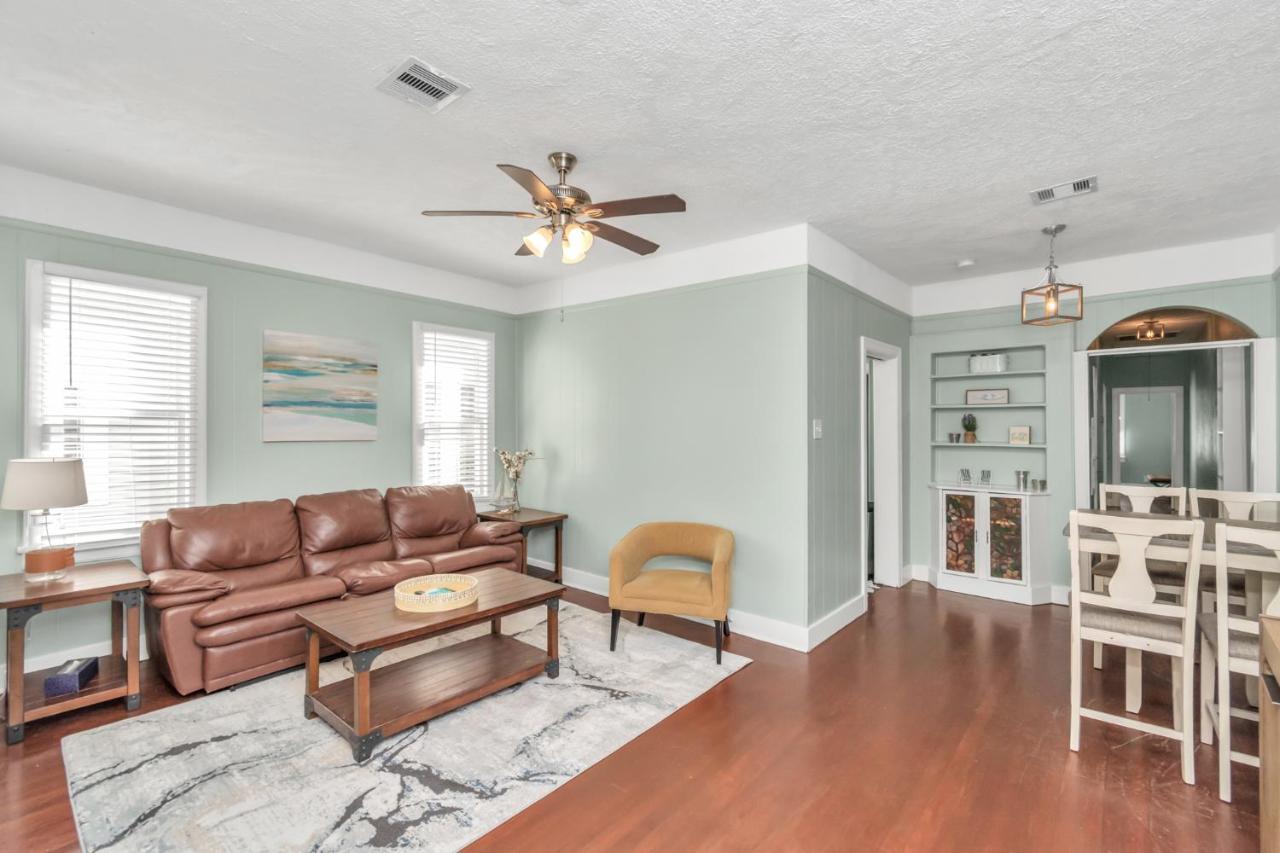 2 Kitchens,2 Living Rooms,4 Bedrooms-Close To All! Galveston Kültér fotó
