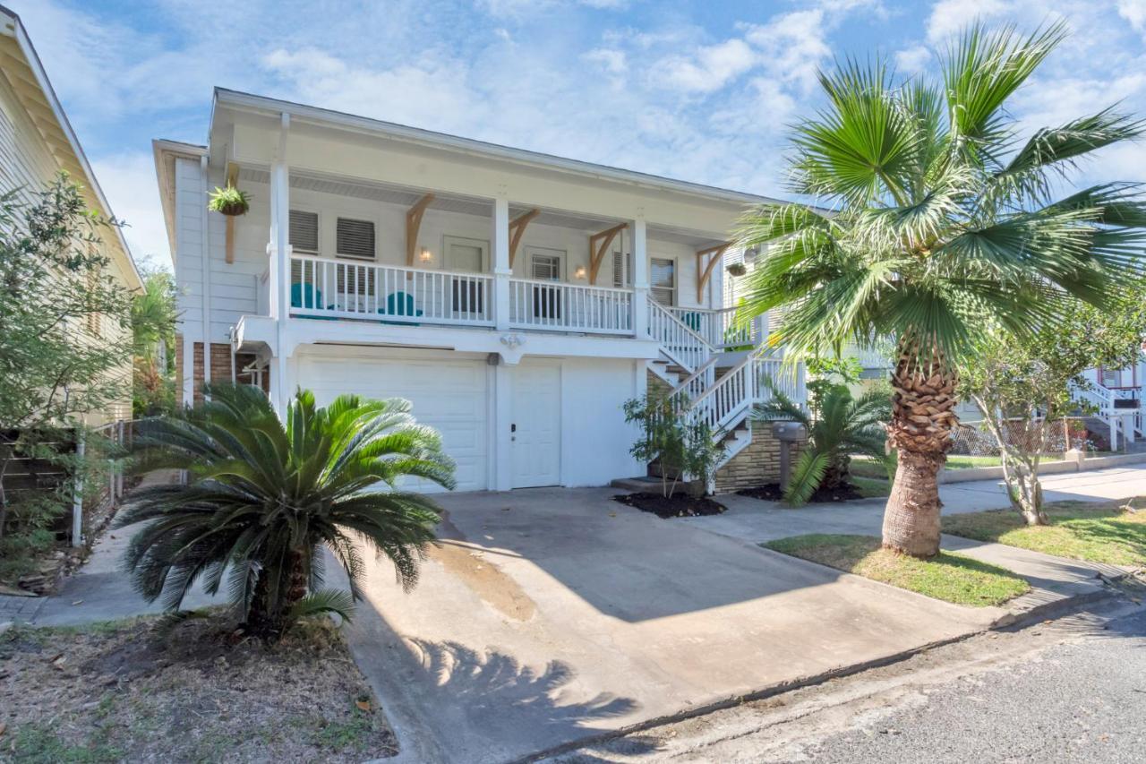 2 Kitchens,2 Living Rooms,4 Bedrooms-Close To All! Galveston Kültér fotó