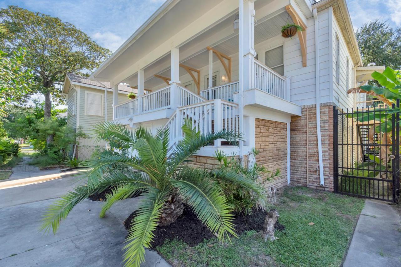 2 Kitchens,2 Living Rooms,4 Bedrooms-Close To All! Galveston Kültér fotó
