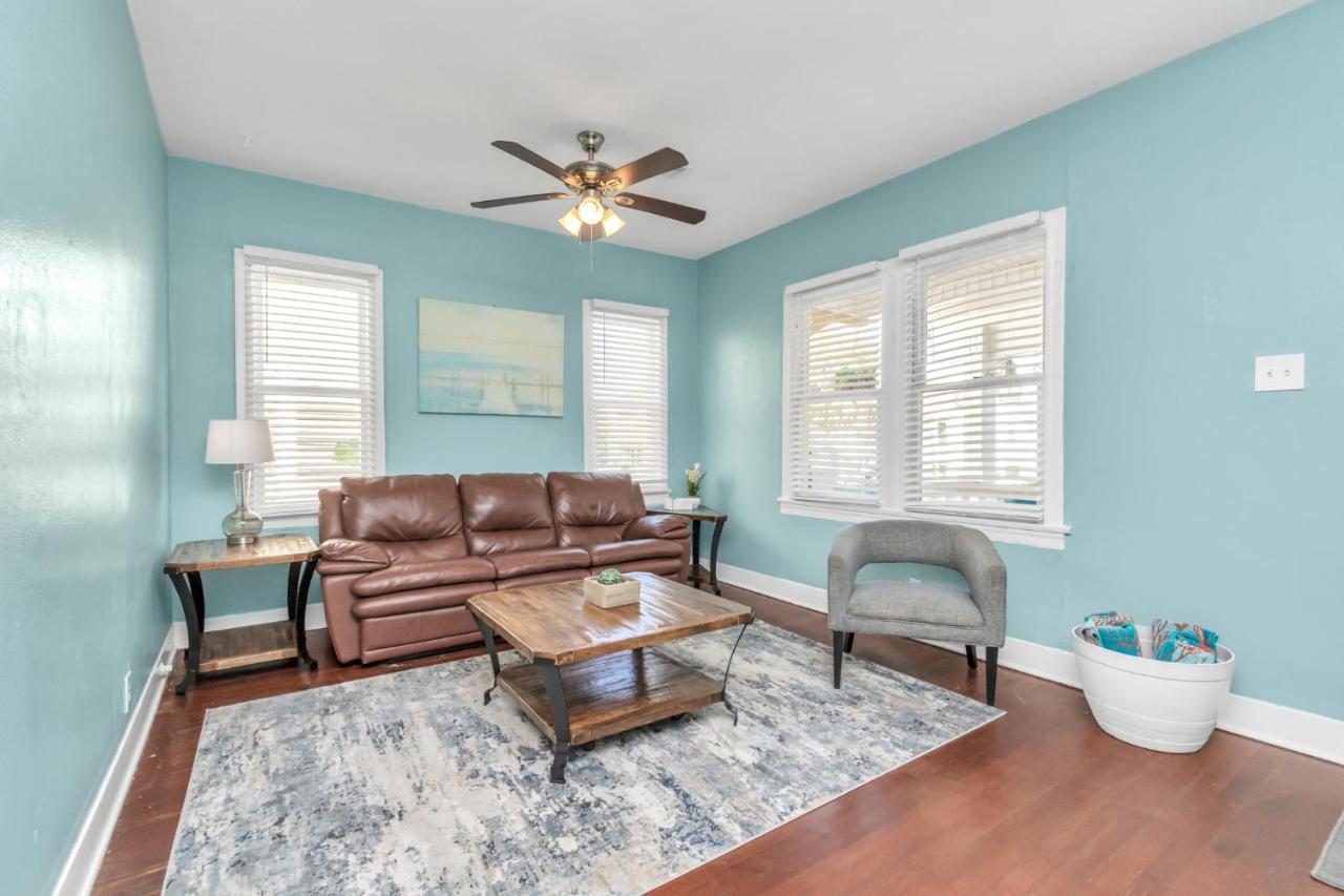 2 Kitchens,2 Living Rooms,4 Bedrooms-Close To All! Galveston Kültér fotó