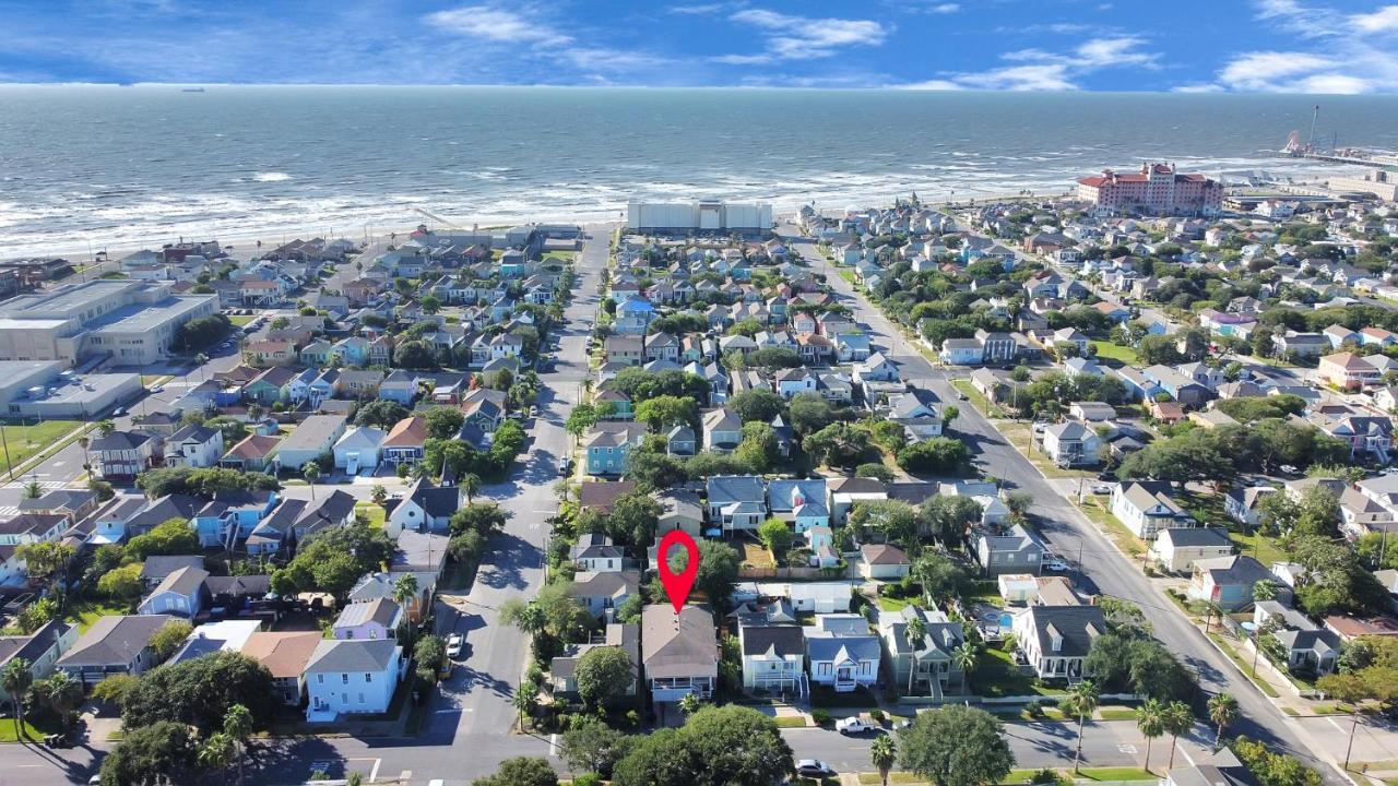 2 Kitchens,2 Living Rooms,4 Bedrooms-Close To All! Galveston Kültér fotó