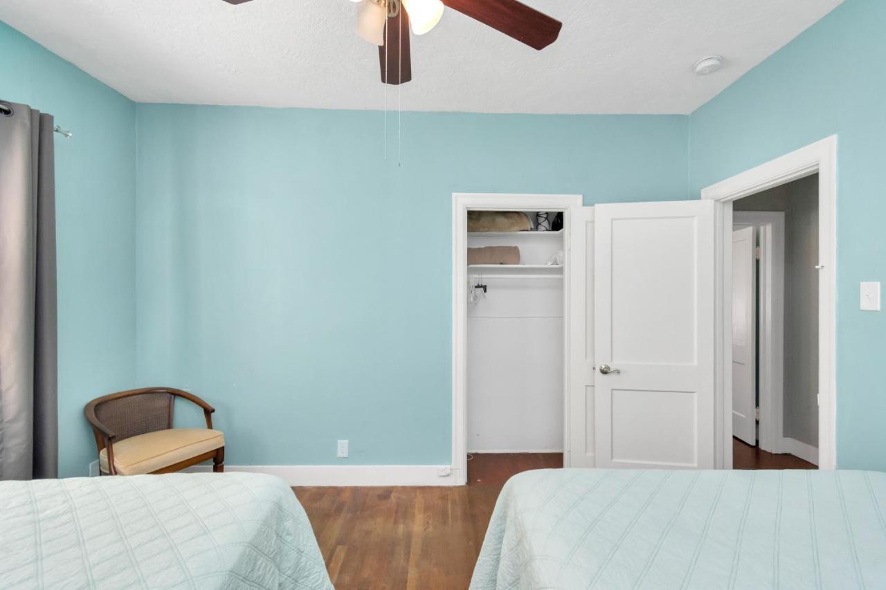 2 Kitchens,2 Living Rooms,4 Bedrooms-Close To All! Galveston Kültér fotó