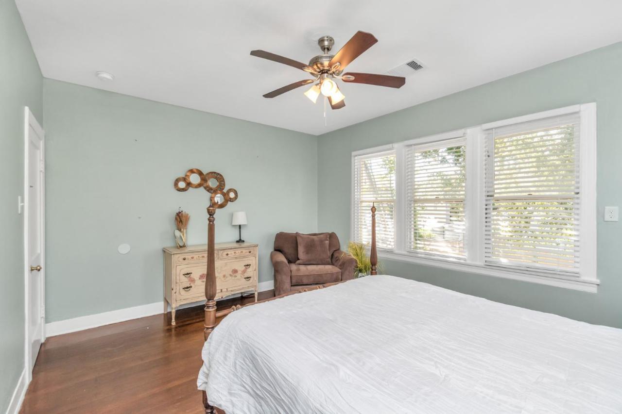 2 Kitchens,2 Living Rooms,4 Bedrooms-Close To All! Galveston Kültér fotó