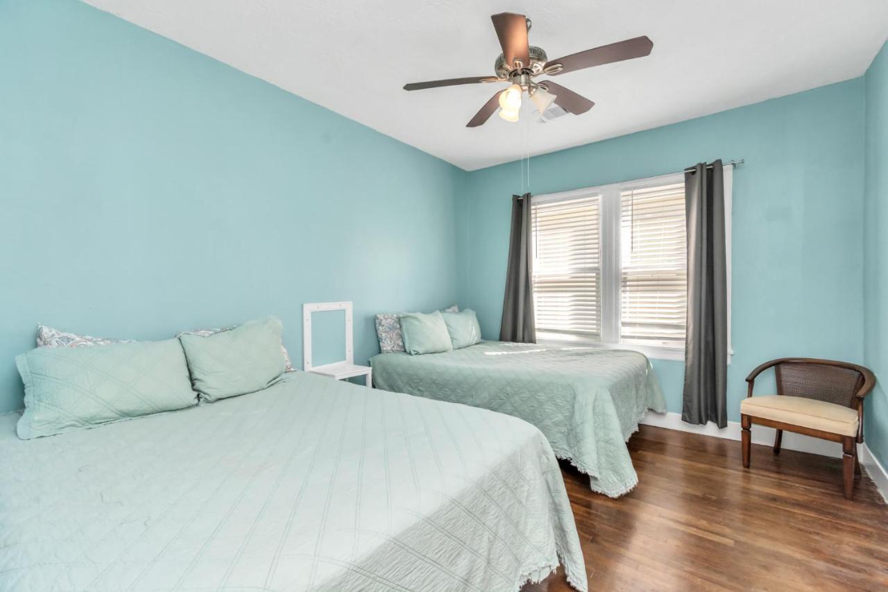 2 Kitchens,2 Living Rooms,4 Bedrooms-Close To All! Galveston Kültér fotó