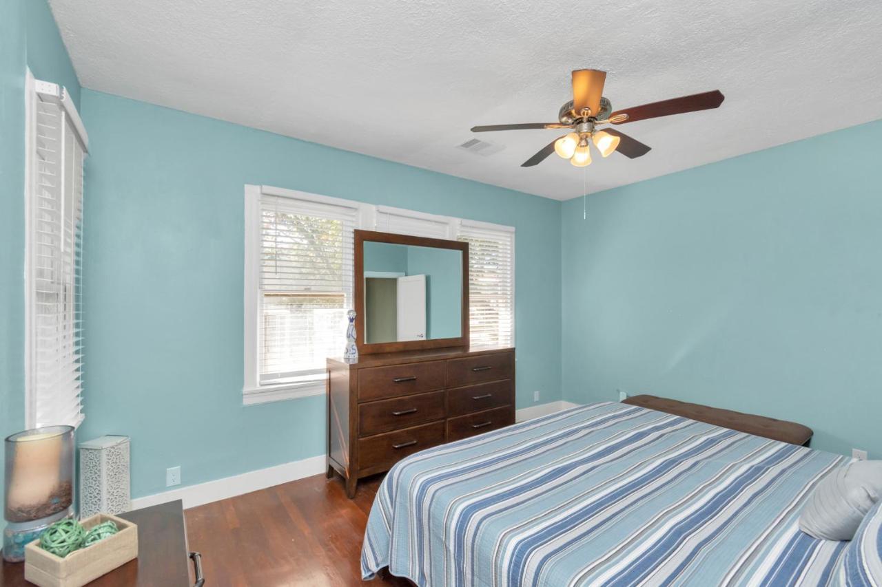 2 Kitchens,2 Living Rooms,4 Bedrooms-Close To All! Galveston Kültér fotó