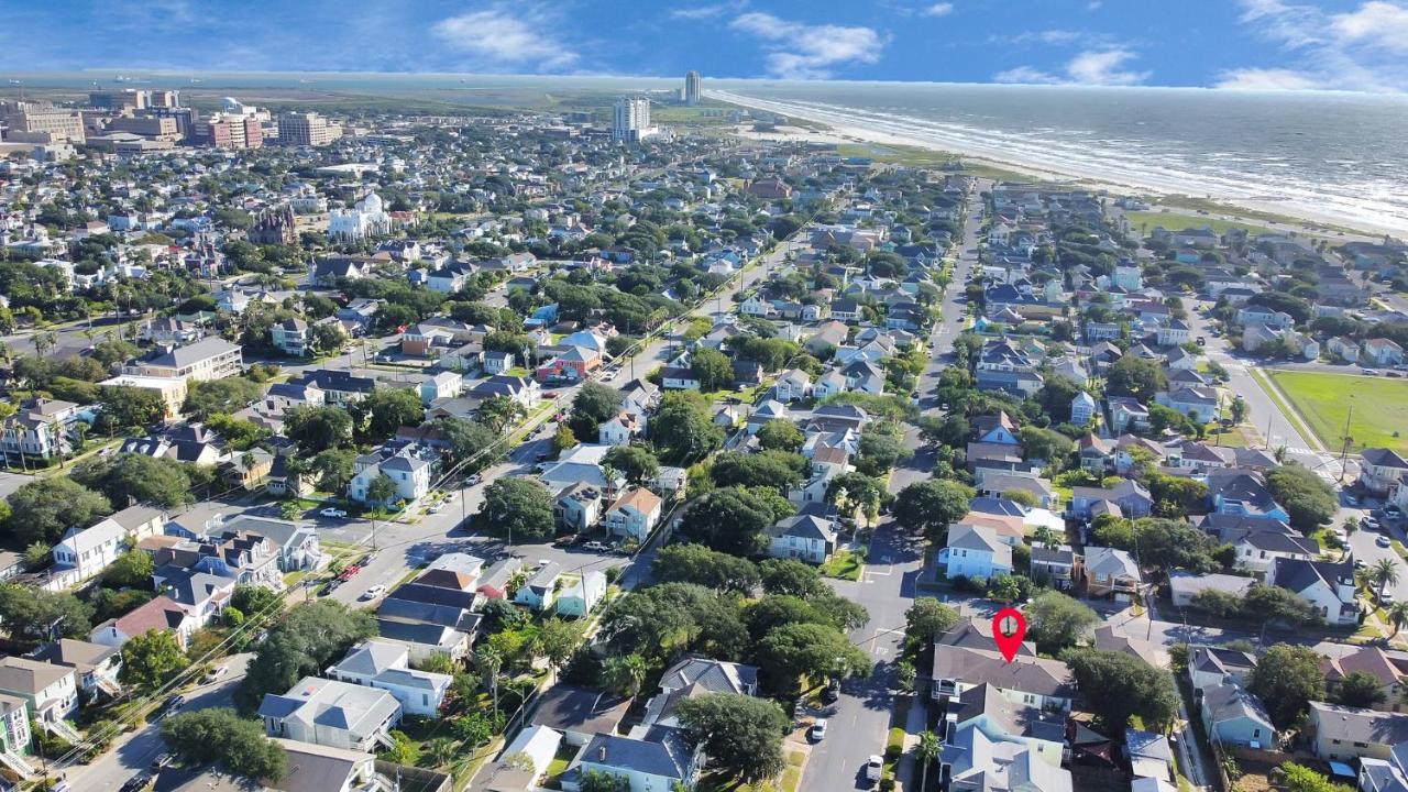 2 Kitchens,2 Living Rooms,4 Bedrooms-Close To All! Galveston Kültér fotó